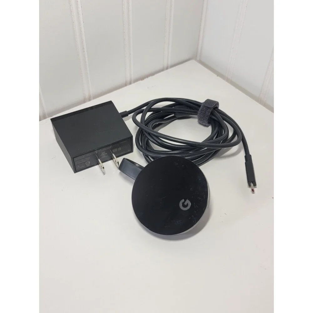 Google Chromecast Ultra NC2-6A5-D Media Streamer W/ AC/Ethernet adapter Working